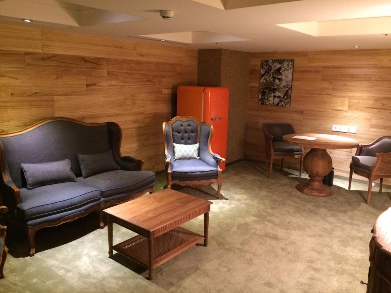 Inhouse Hotel Taichung Ruang foto