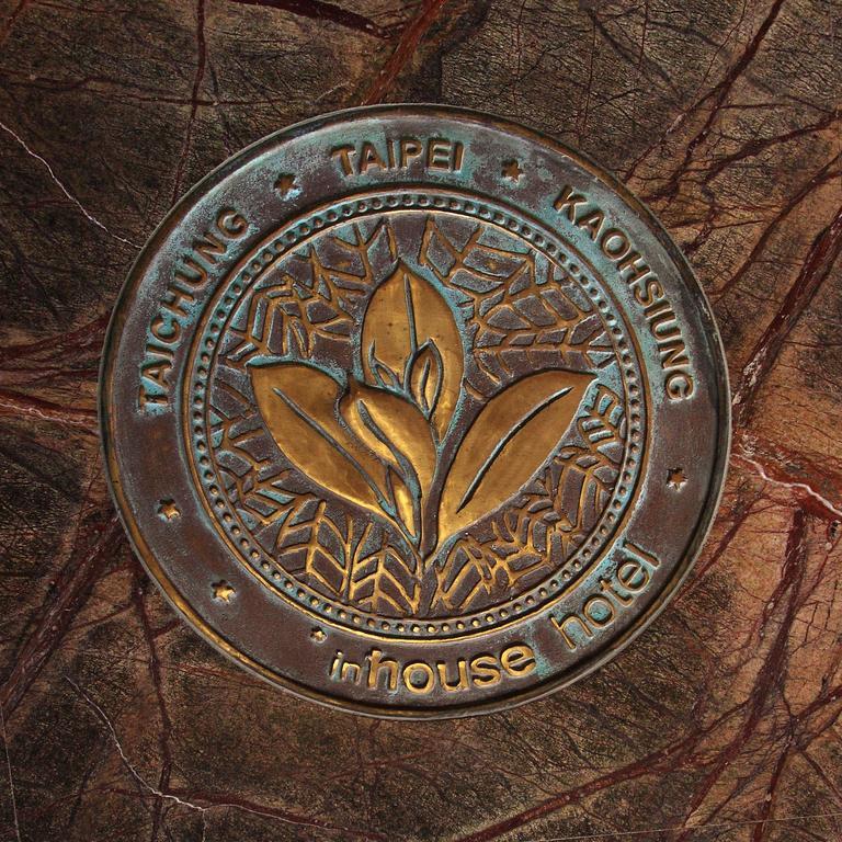 Inhouse Hotel Taichung Bagian luar foto