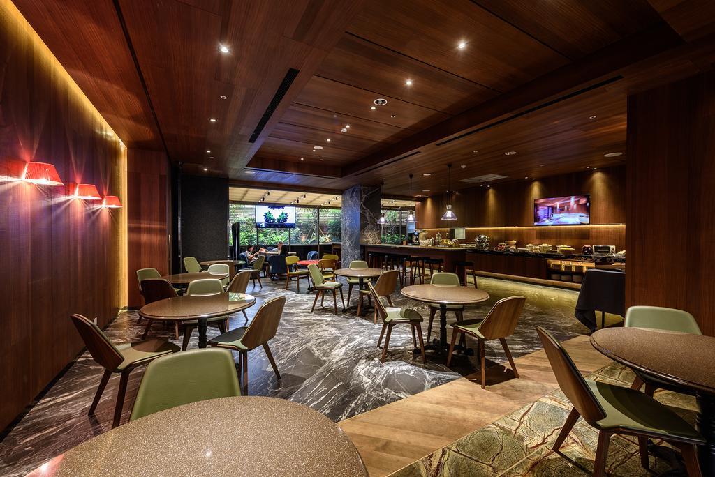 Inhouse Hotel Taichung Bagian luar foto