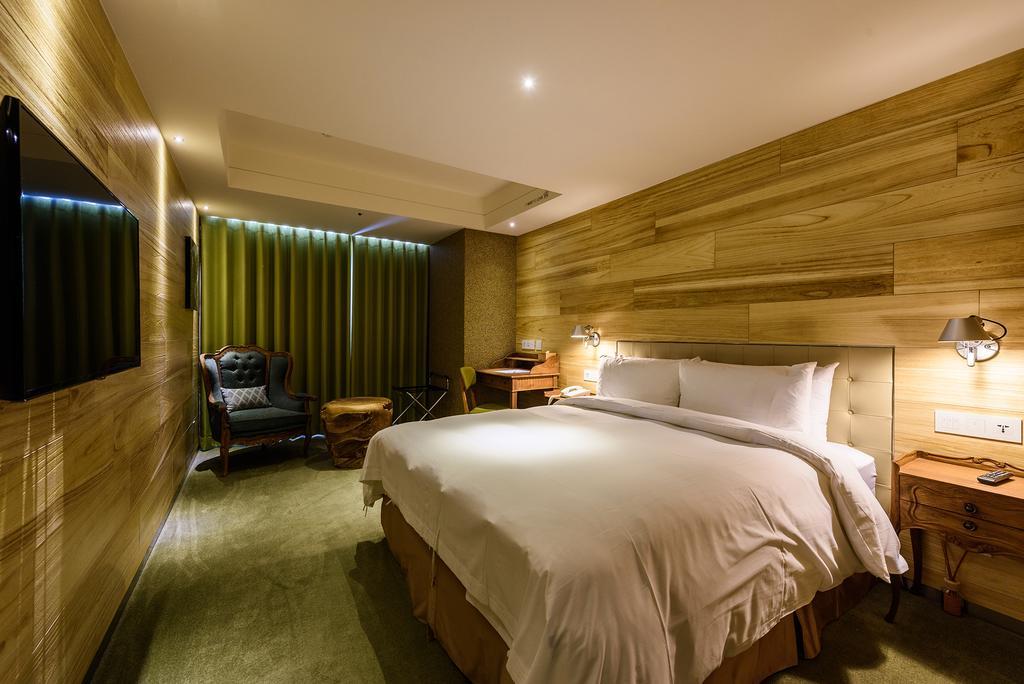 Inhouse Hotel Taichung Bagian luar foto