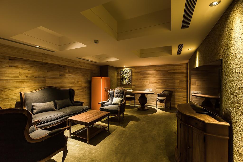 Inhouse Hotel Taichung Bagian luar foto
