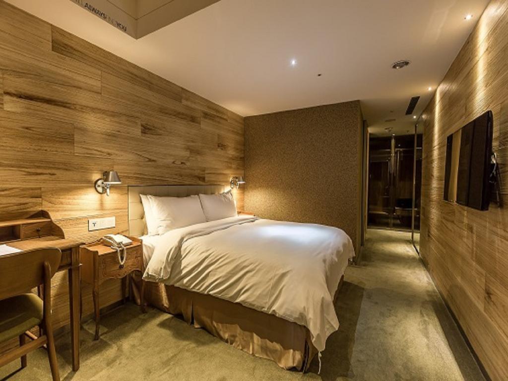 Inhouse Hotel Taichung Bagian luar foto