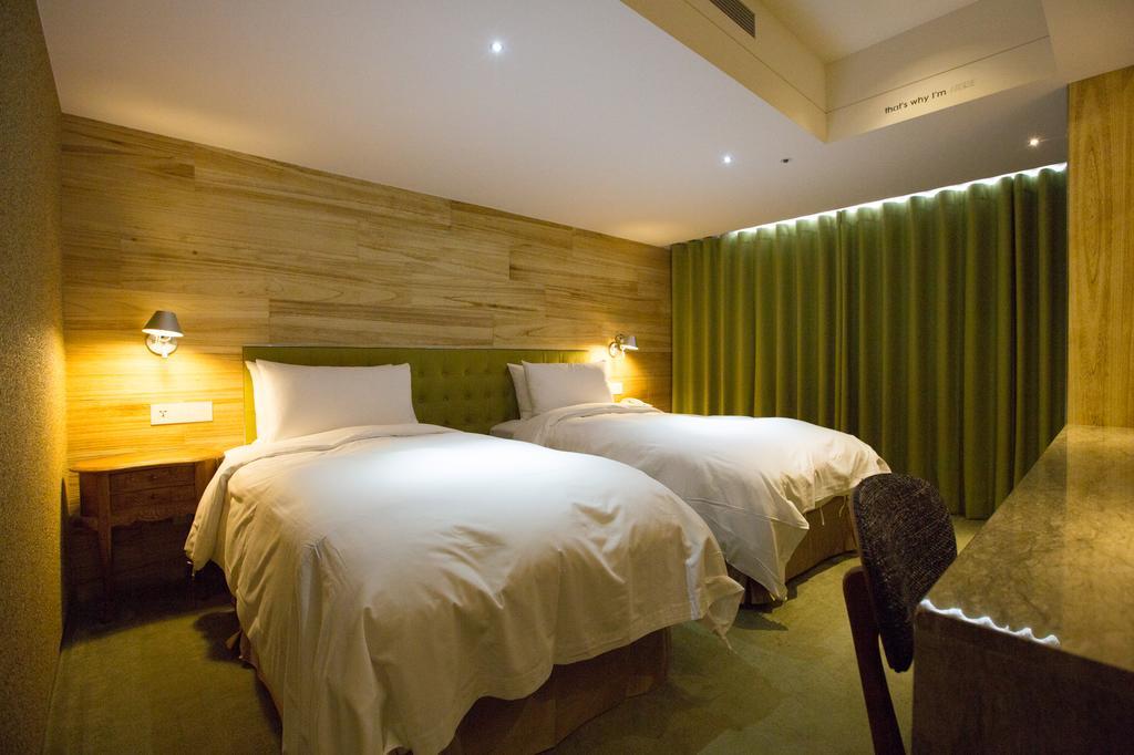 Inhouse Hotel Taichung Bagian luar foto