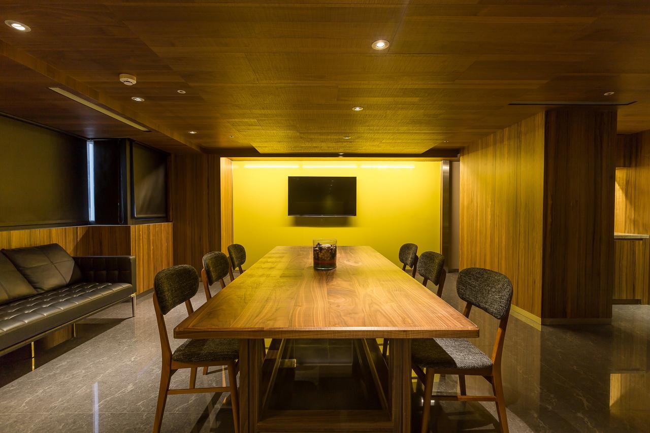 Inhouse Hotel Taichung Bagian luar foto