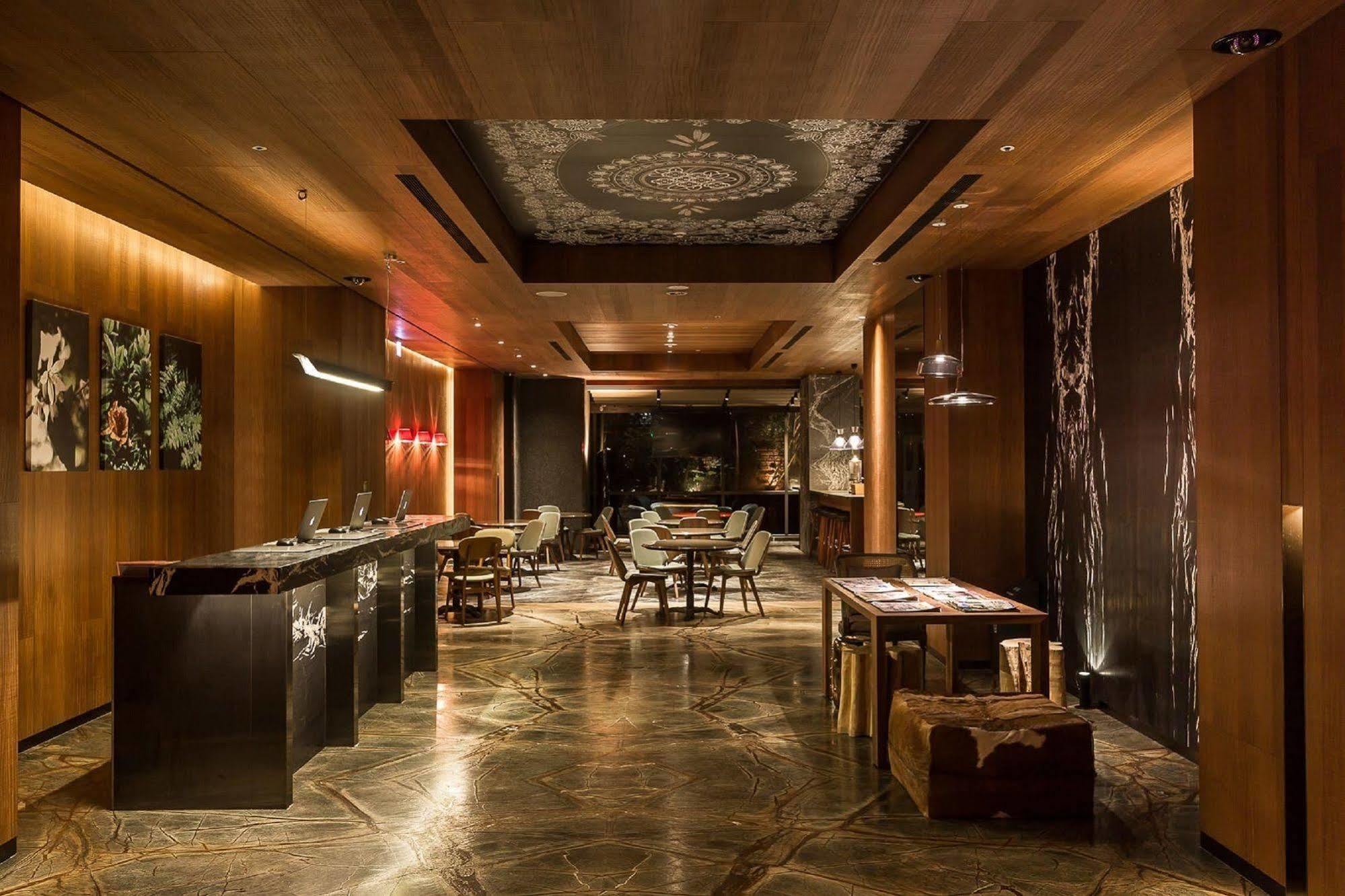 Inhouse Hotel Taichung Bagian luar foto